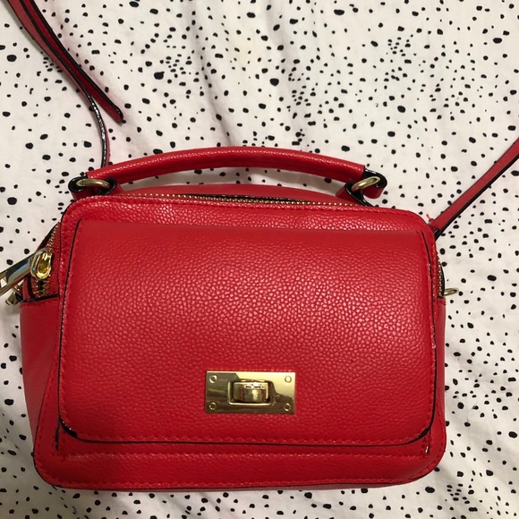 Red Purse - Picture 1 of 5